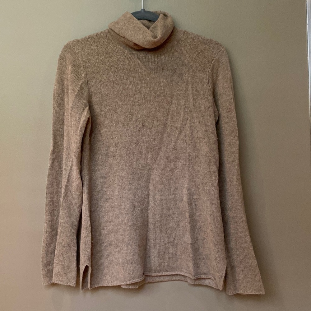 Minnie Rose, cashmere tunic sweater. Slight bell sleeves, but not dramatic